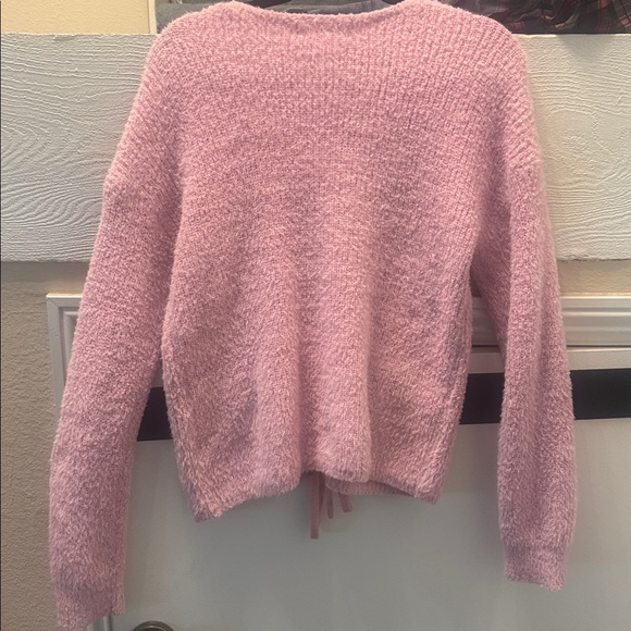 Planet Gold Eyelash-knit Drawstring Sweater in the color Lilac Sachet size large - Picture 5 of 5